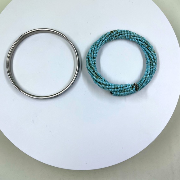 Lot of 2 Vintage Blue Bracelets, One with Mother of Pearl - Picture 5 of 6